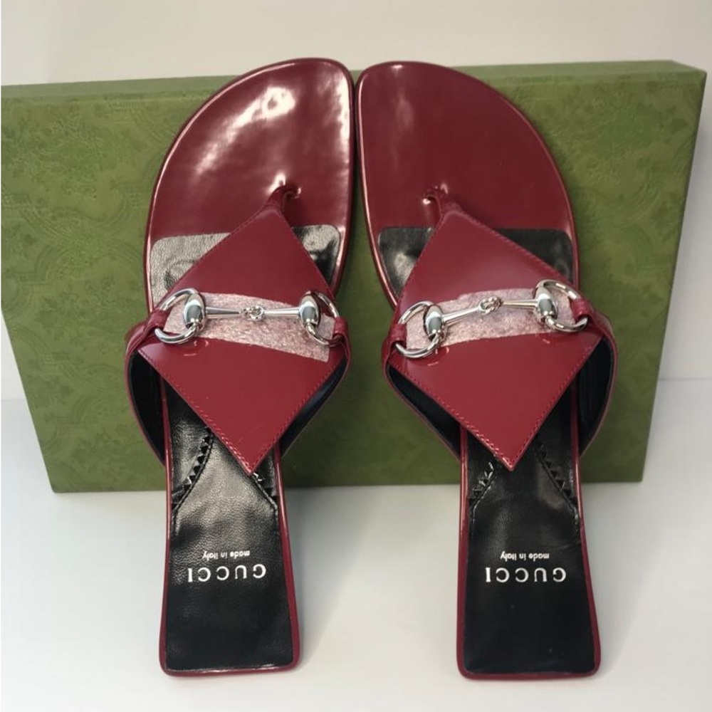 💯 - New authentic GUCCI MARIAME LEATHER BIT THONG SANDALS IN CHERRY RED - Picture 10 of 11